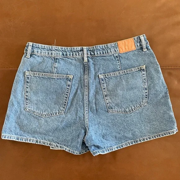 Zara Denim Skort - Picture 2 of 3